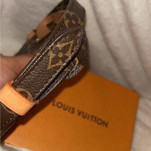 Louis Vuitton monogram handbag strap